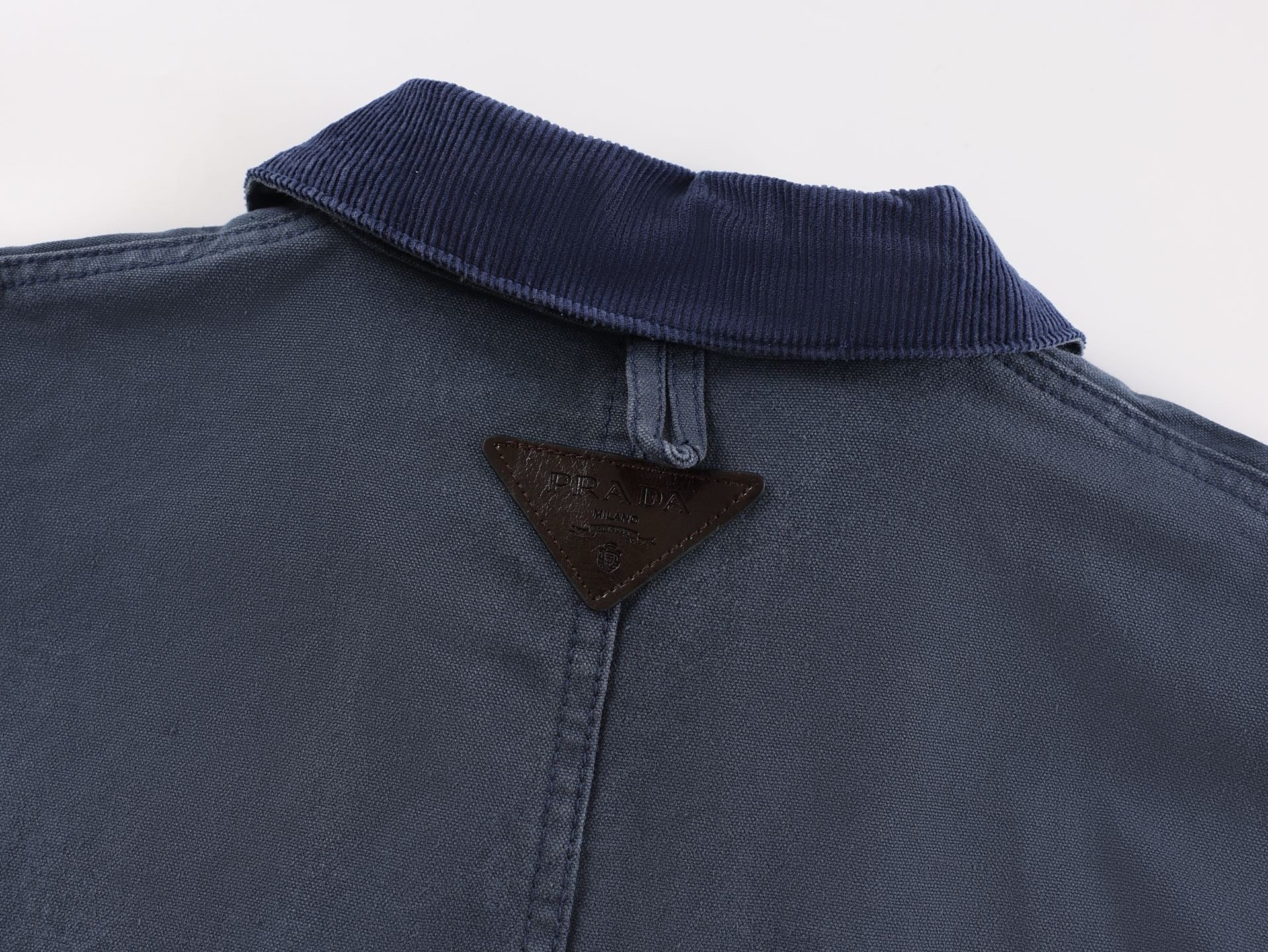 프라다 캔버스 트러커 자캣