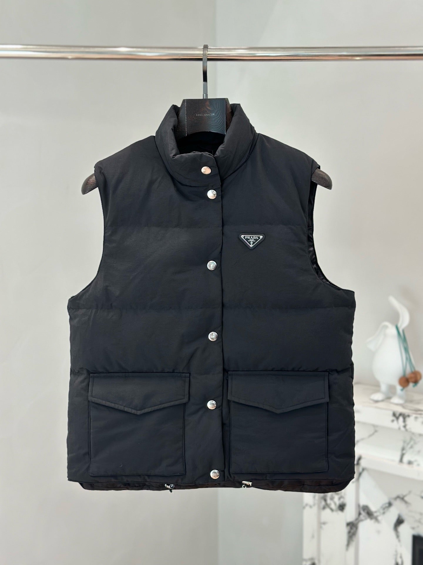 프라다 리나일론 패딩조끼