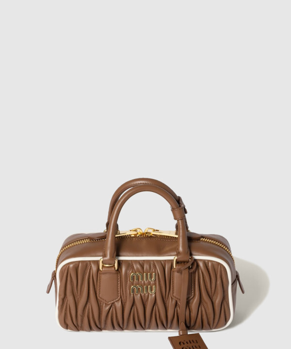 아르카디 마테라쎄 나파 가죽백 5BB142