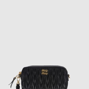 마테라쎄 나파 가죽 파우치 5NE846