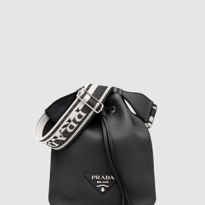 가죽 버킷백 1BE060