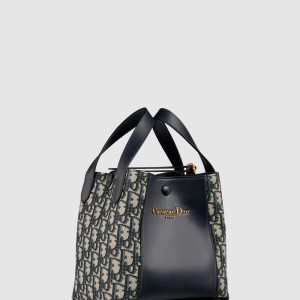 Signature 스몰 버킷백 M2840